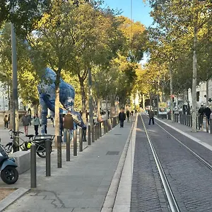 Appartement La Canebiere Au Plein Centre-ville De France
